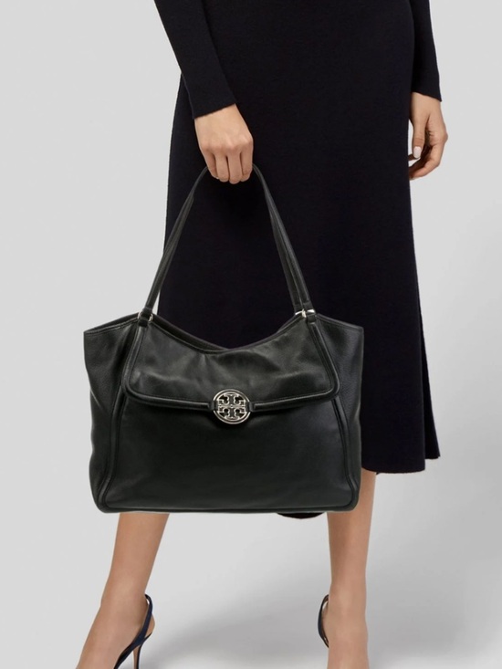 Tory Burch Handbags - Tory Burch Black minimalist largPebbled Leather Shoulder Bag with Logo Medallion